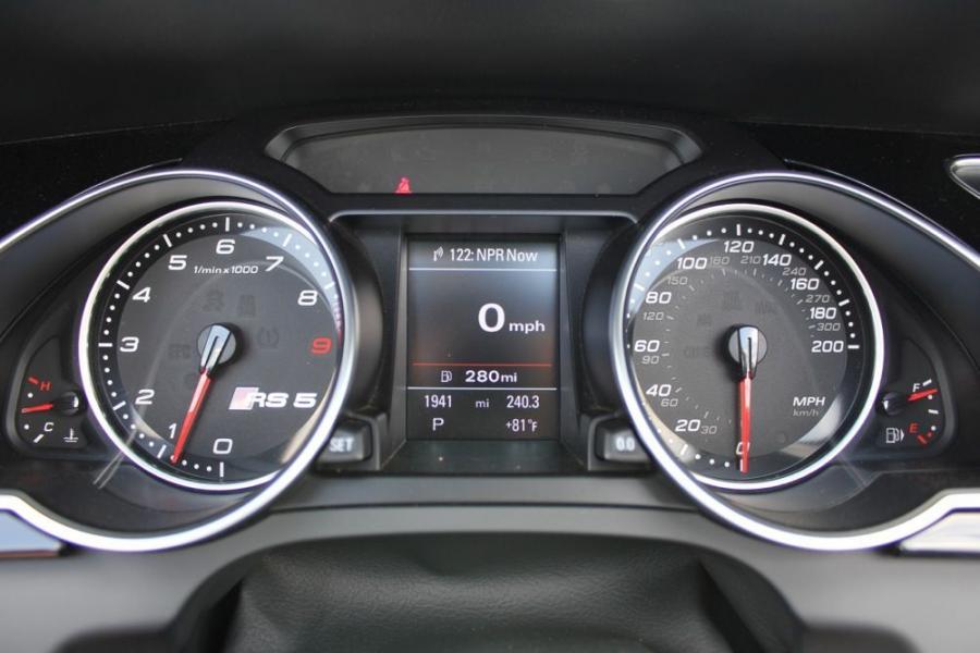 Панель приборов Audi RS5 Cabriolet 2013 года  (NA) (фото 31 из 39)